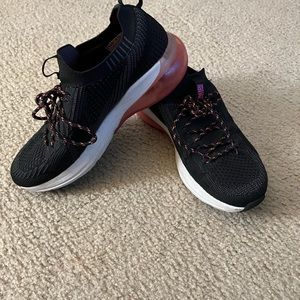 Sketchers women shoe
